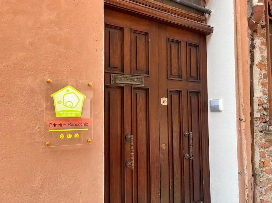 フェラーラPrincipe Ranocchio - Casa Nel Centro Storicoアパートメント エクステリア 写真