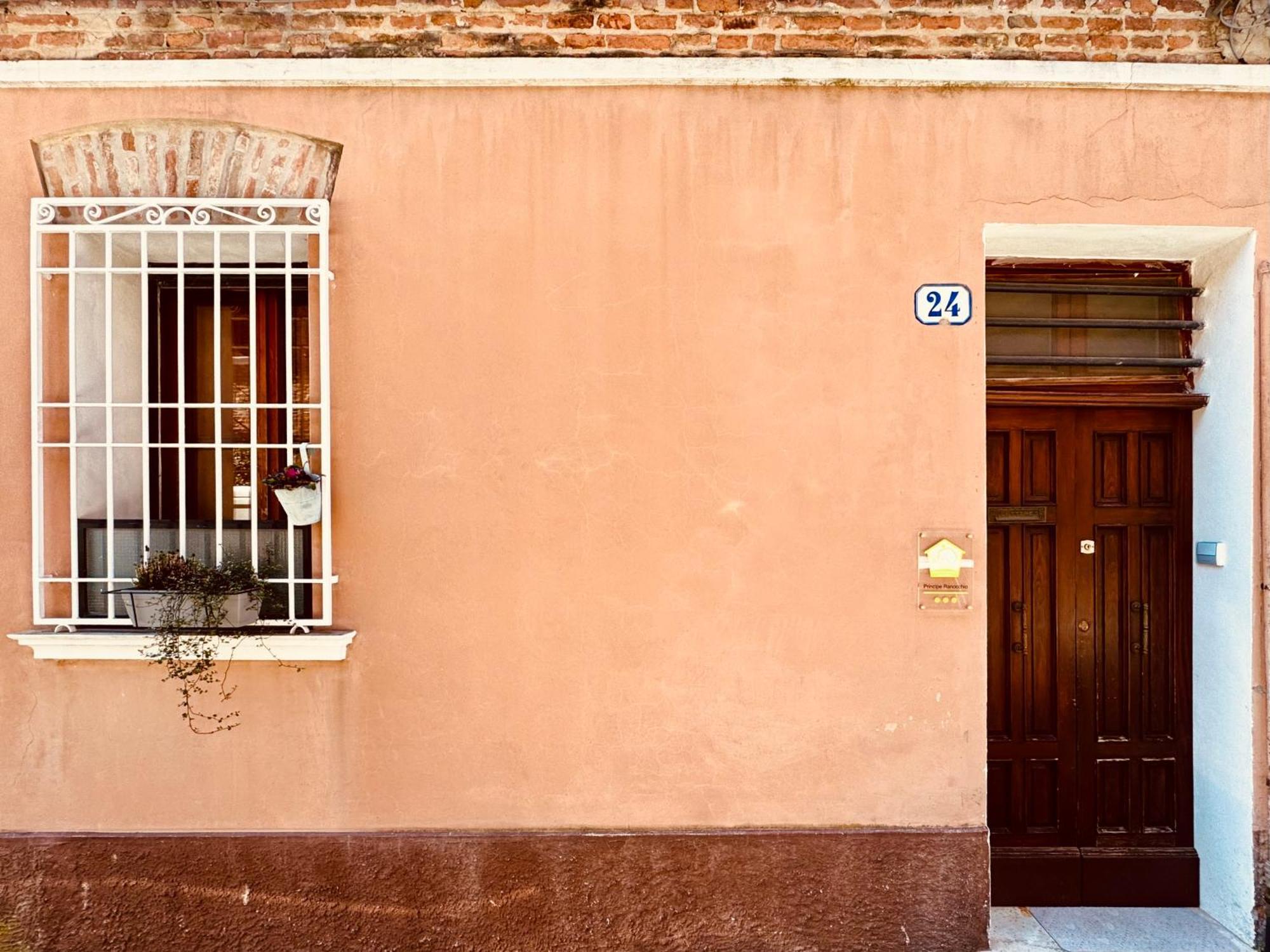 フェラーラPrincipe Ranocchio - Casa Nel Centro Storicoアパートメント エクステリア 写真